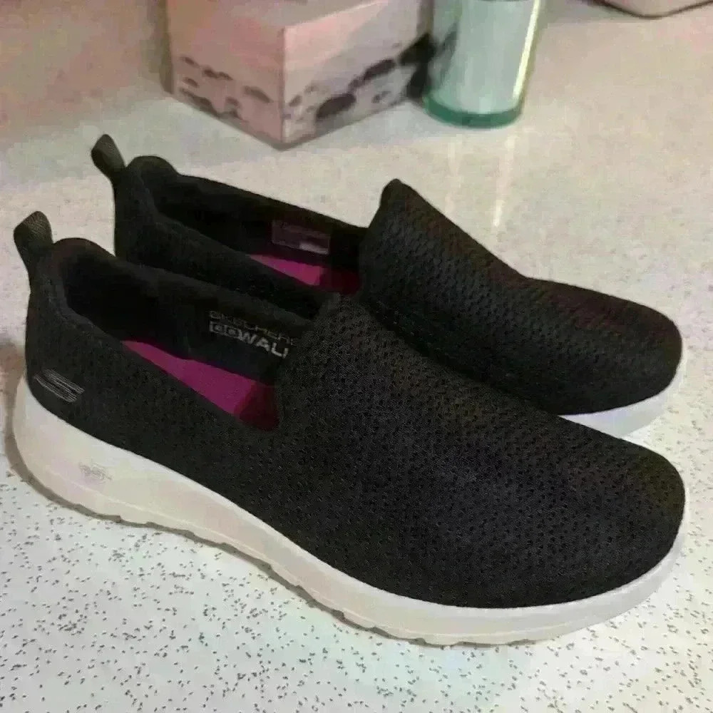 Sketchers go walk mesh slip ons size 7 - Picture 2 of 6